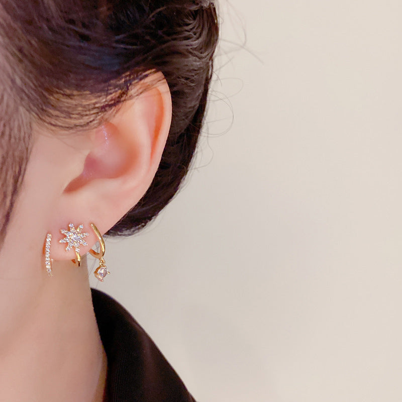 Sparkling Claw Earrings
