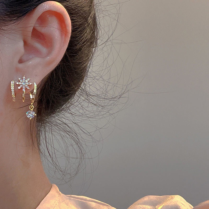 Sparkling Claw Earrings