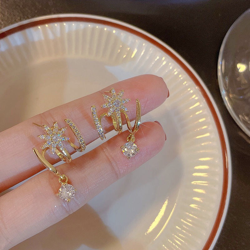 Sparkling Claw Earrings